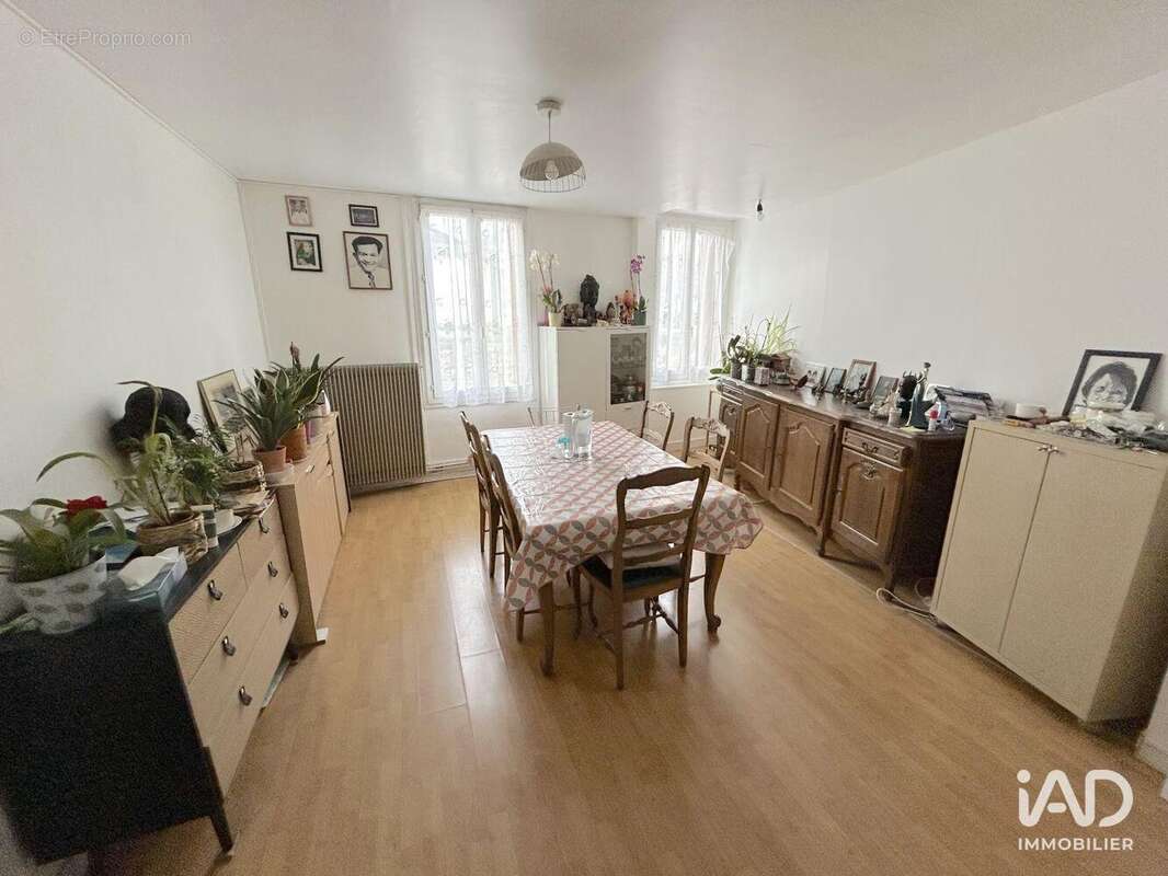 Photo 3 - Maison à SAINT-LEONARD-DE-NOBLAT