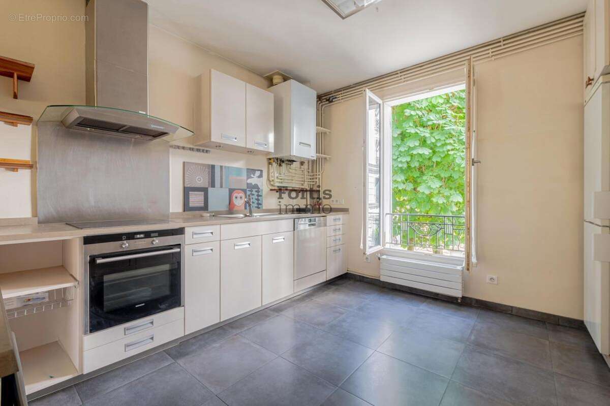 Appartement à PARIS-14E