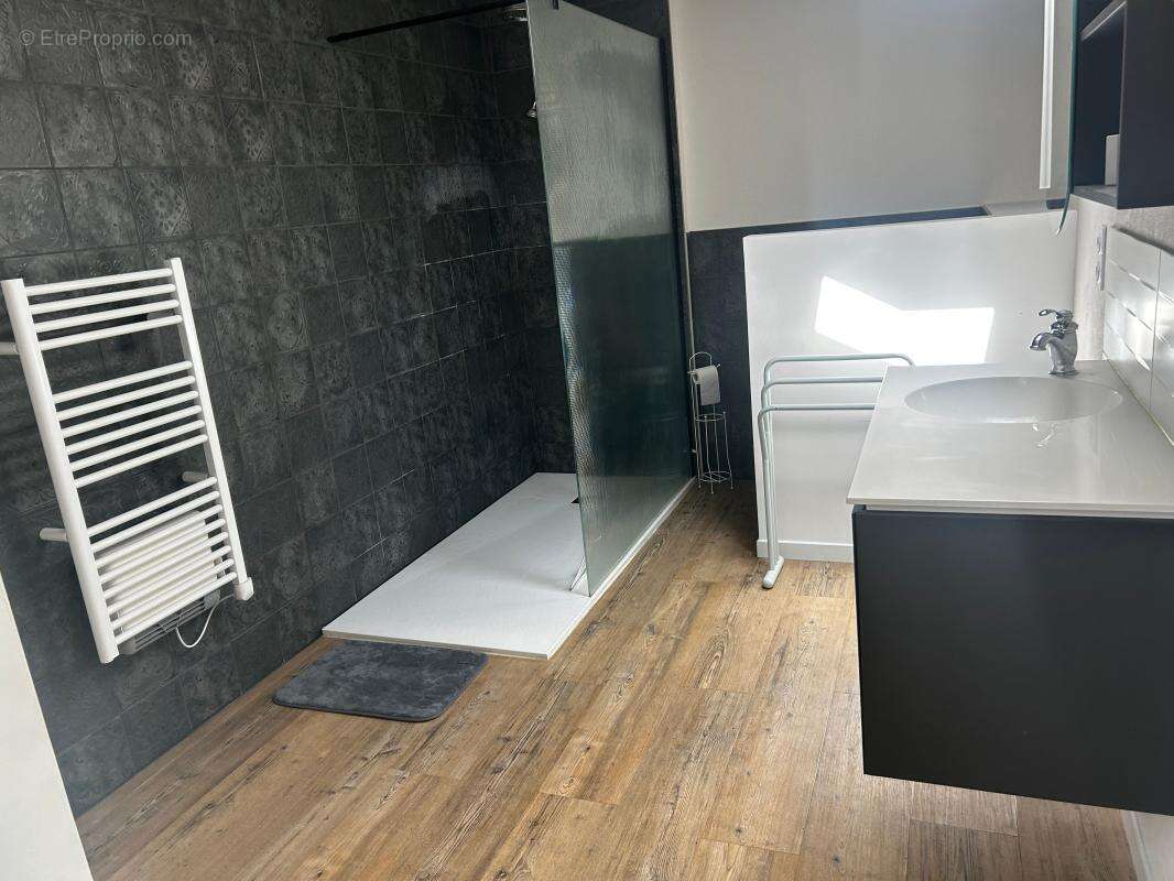Magnifique corps de ferme en pisé rénové de 224 m² habitables sur 2 153 m² de terrain - photo 24