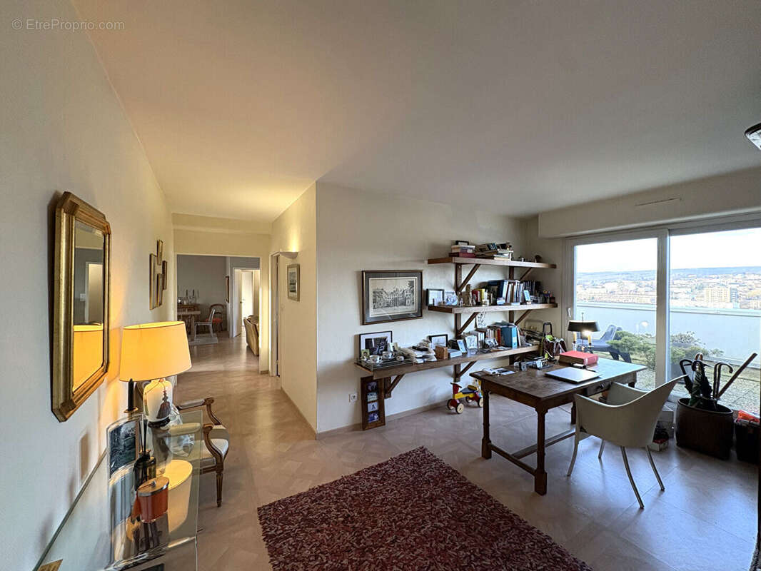Appartement à CHARLEVILLE-MEZIERES
