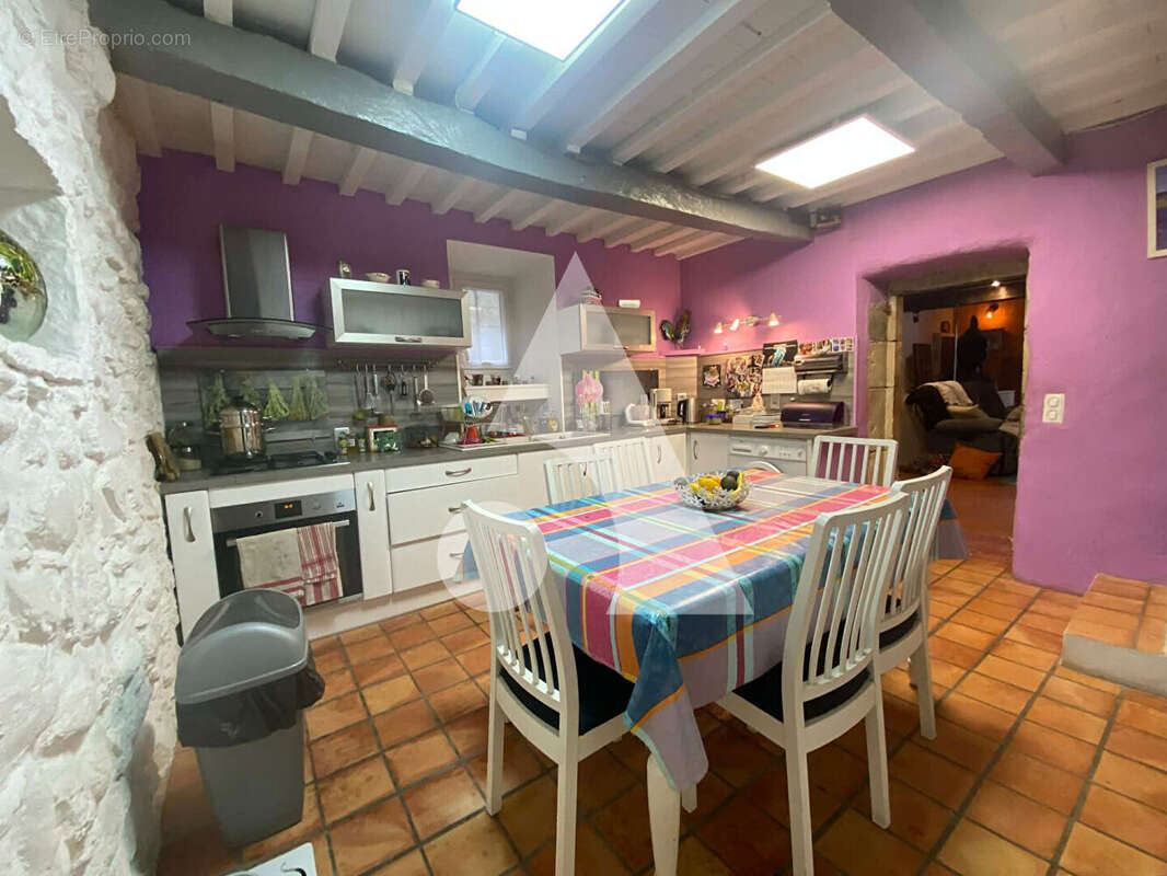 Maison à ALBA-LA-ROMAINE