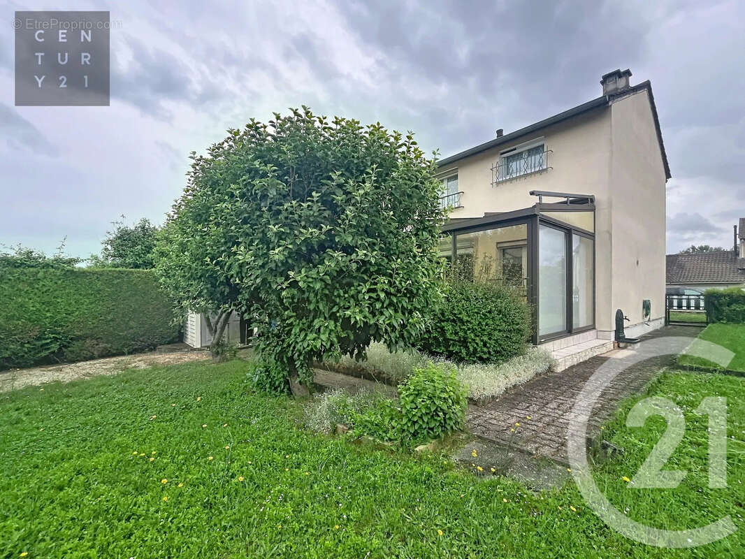 Maison 104 m² à Saint-Parres-Aux-Tertres  - photo 2