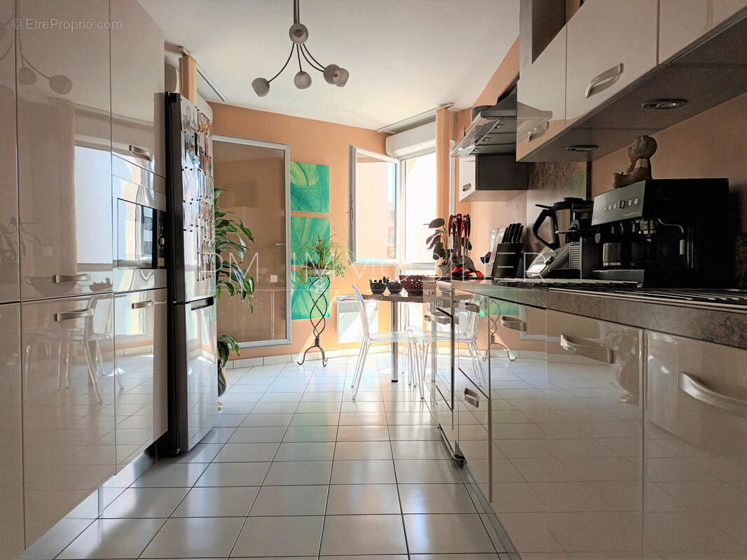 Appartement à MARSEILLE-3E