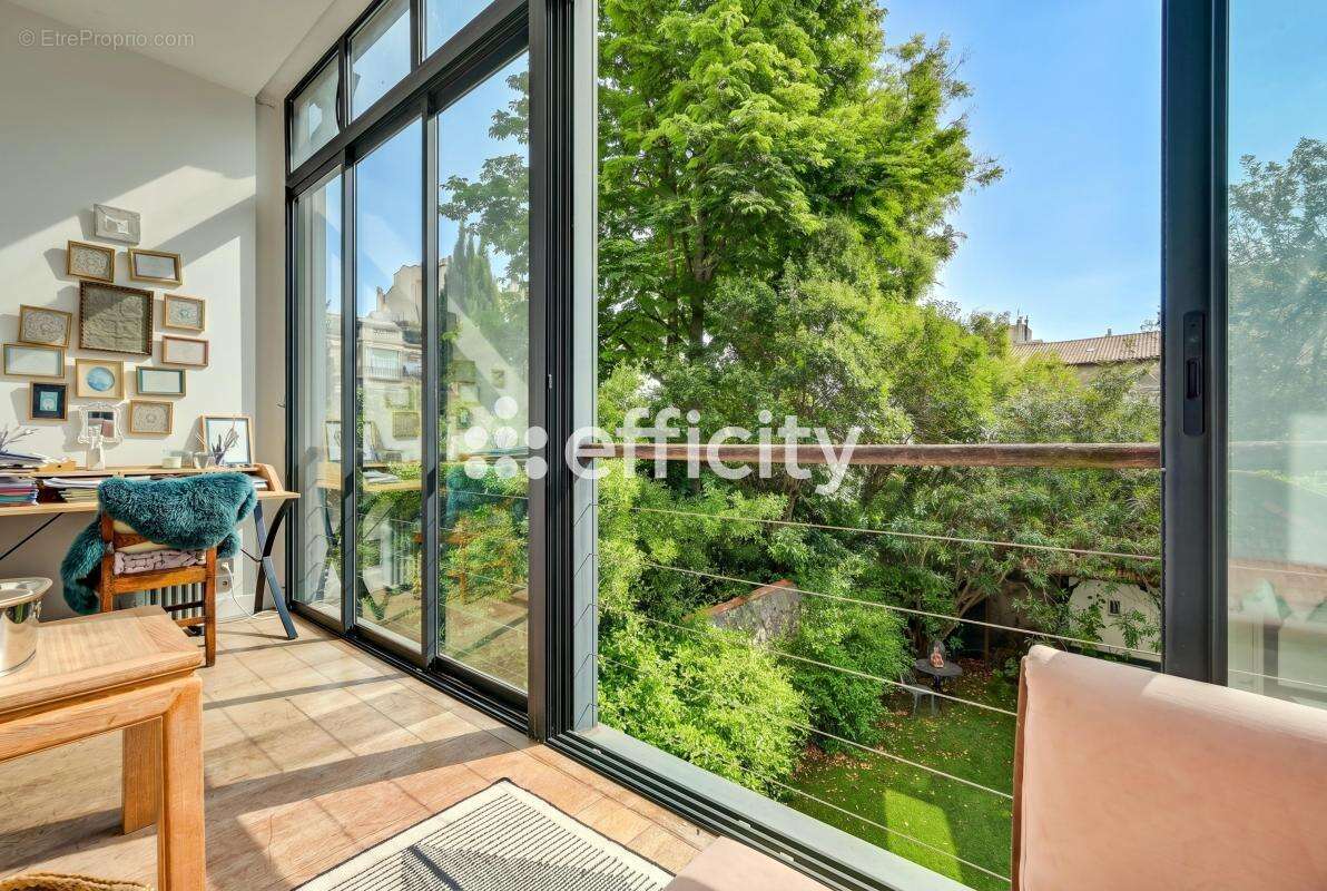 Appartement à MARSEILLE-8E