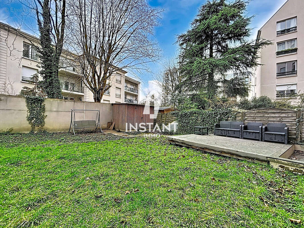 Appartement à CHARENTON-LE-PONT