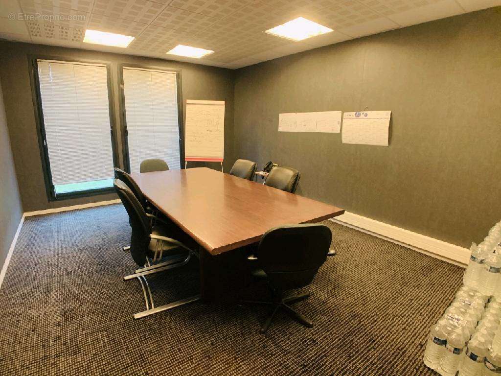 Commerce à SAINT-PIERRE-LA-GARENNE