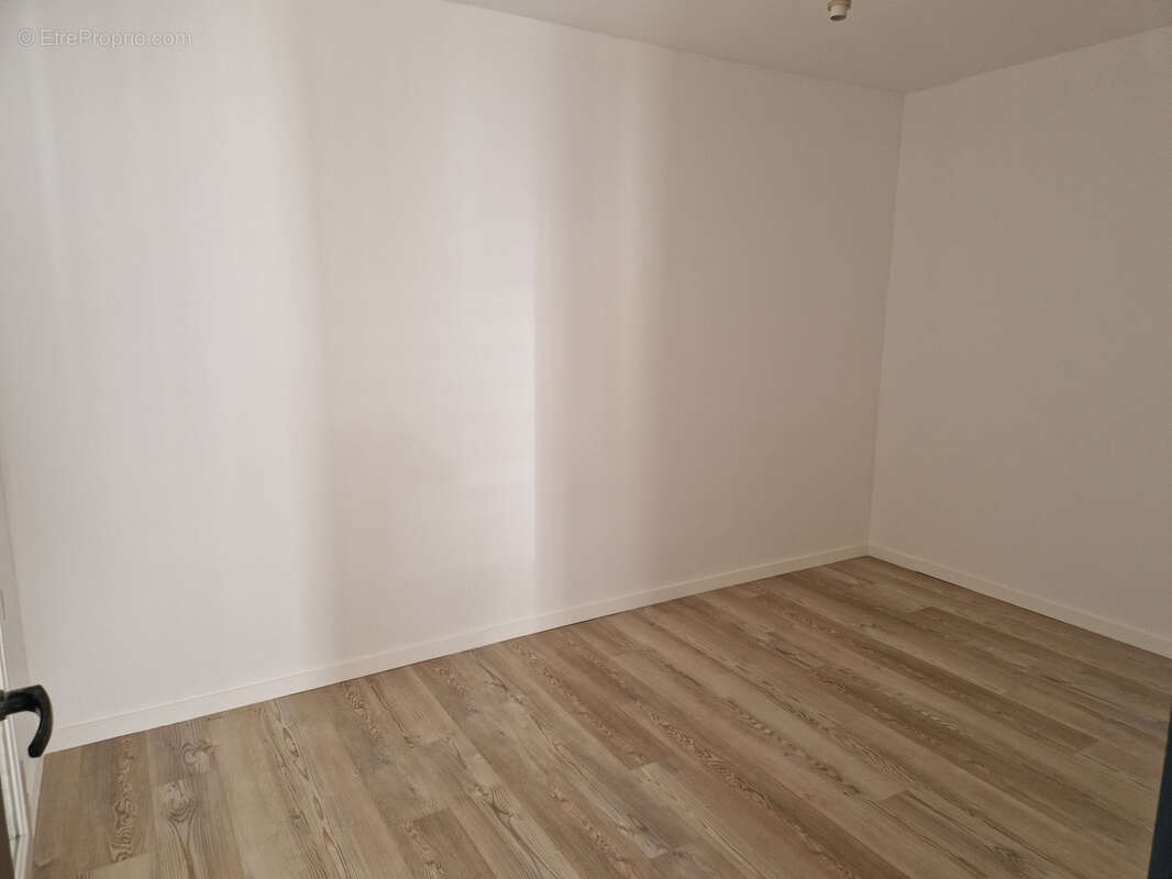 Appartement à VALREAS