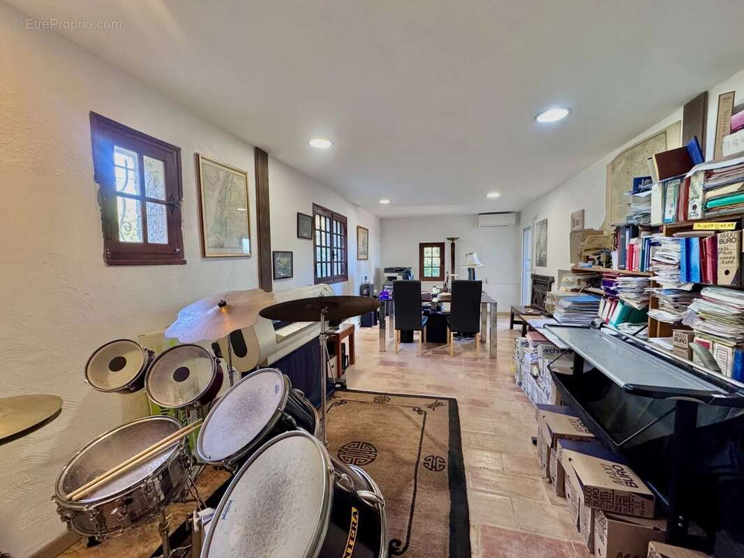 Maison à TOURRETTES-SUR-LOUP