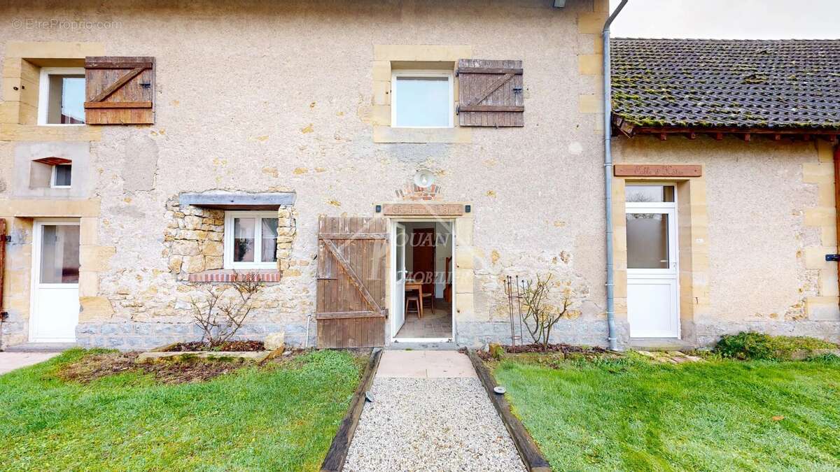 Maison à DOMPIERRE-SUR-BESBRE