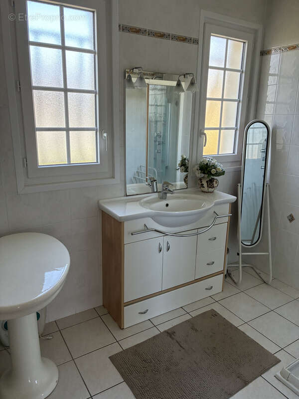 Maison à SAINT-MAGNE-DE-CASTILLON