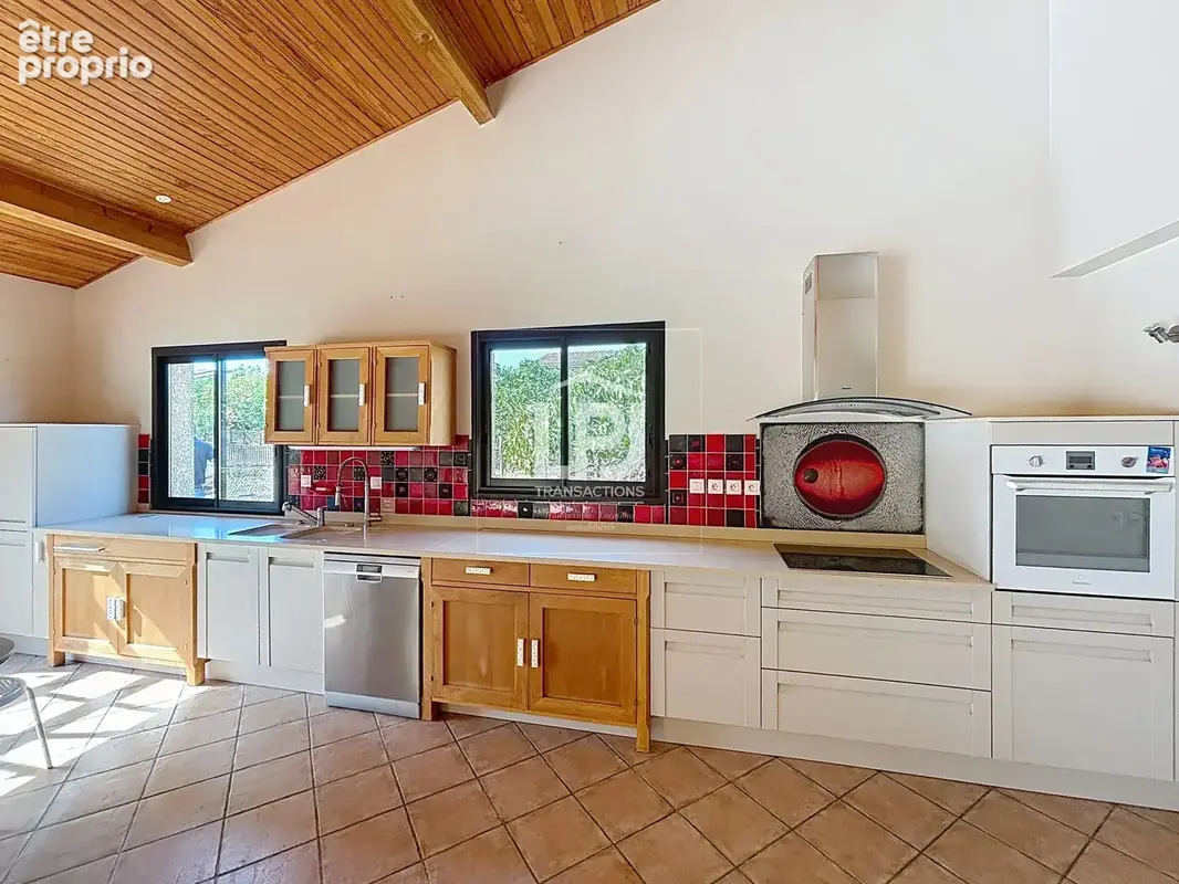 SAINT-SIMON – Maison de plain-pied avec piscine et jardin arboré - photo 5