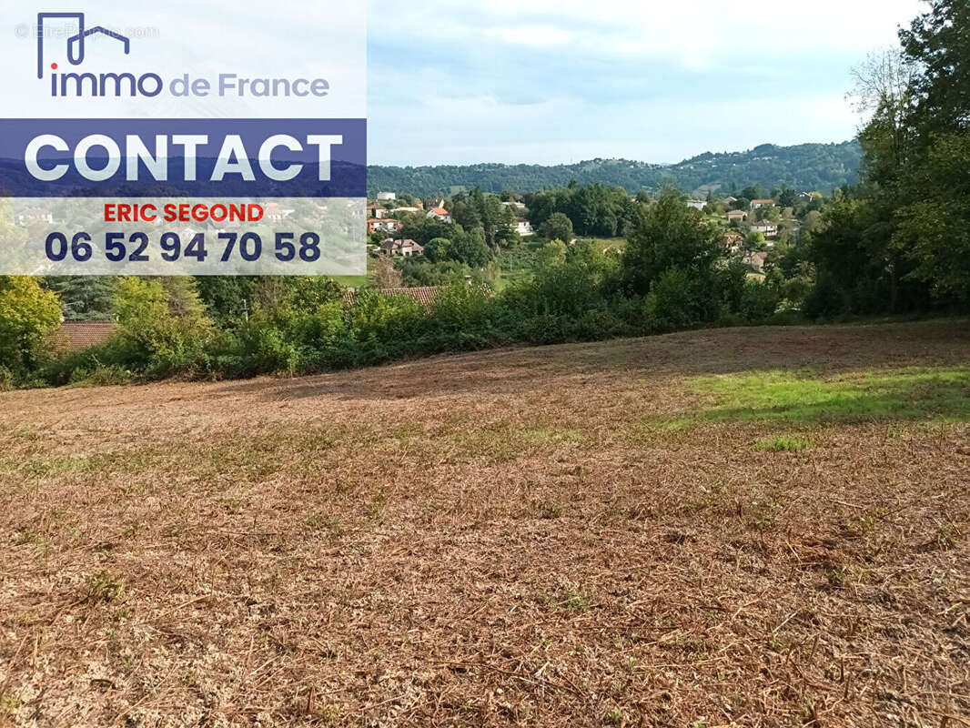 Terrain à LIVINHAC-LE-HAUT
