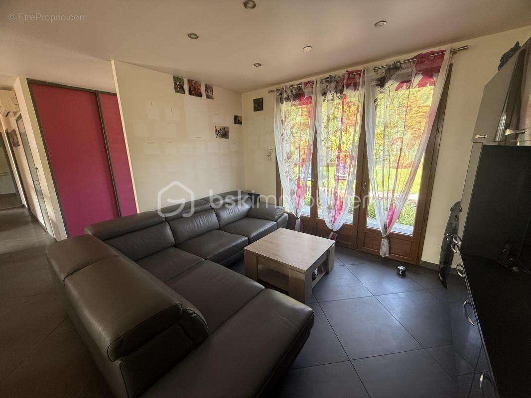 Maison à LES HAUTES-RIVIERES