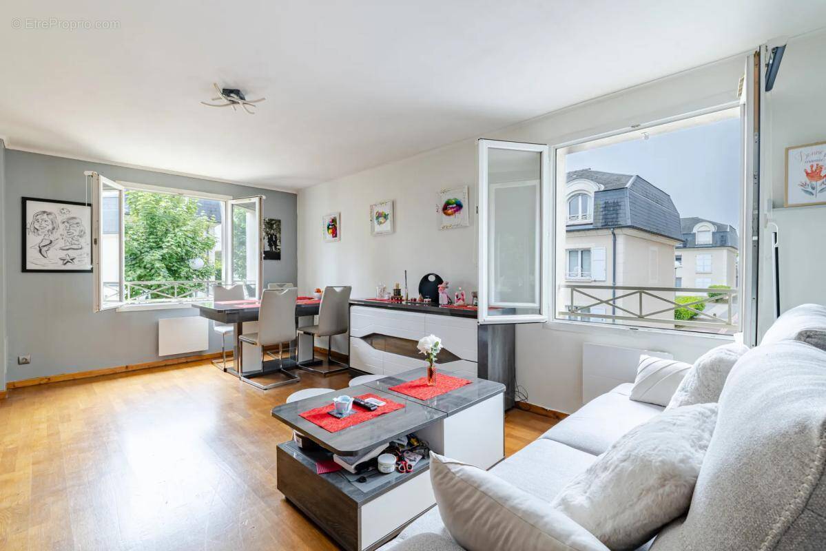 Appartement à LOUVRES