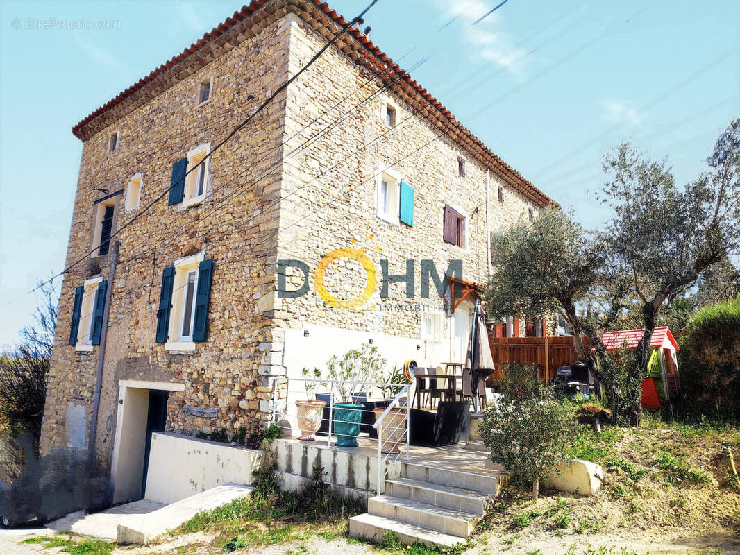 Maison à LEZAN