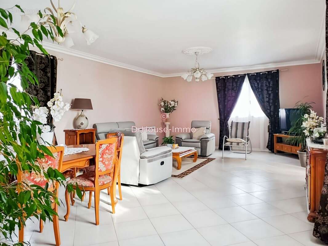 Maison 227 m² à Rivesaltes  - photo 6