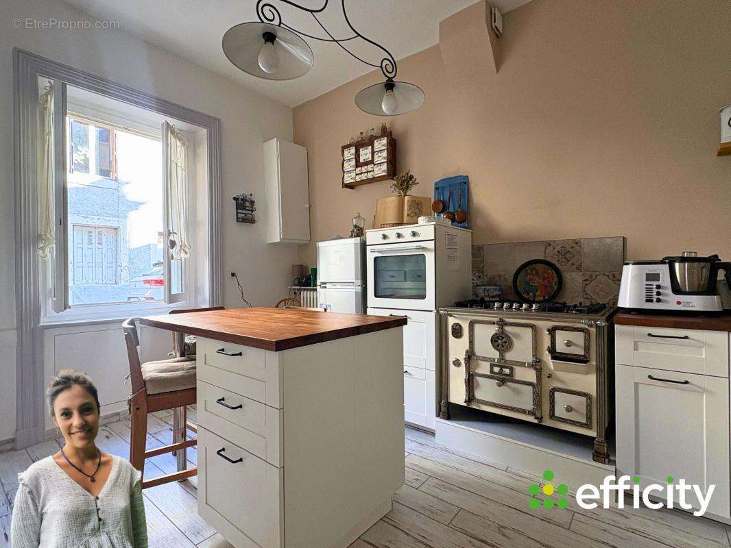Appartement à SURY-LE-COMTAL