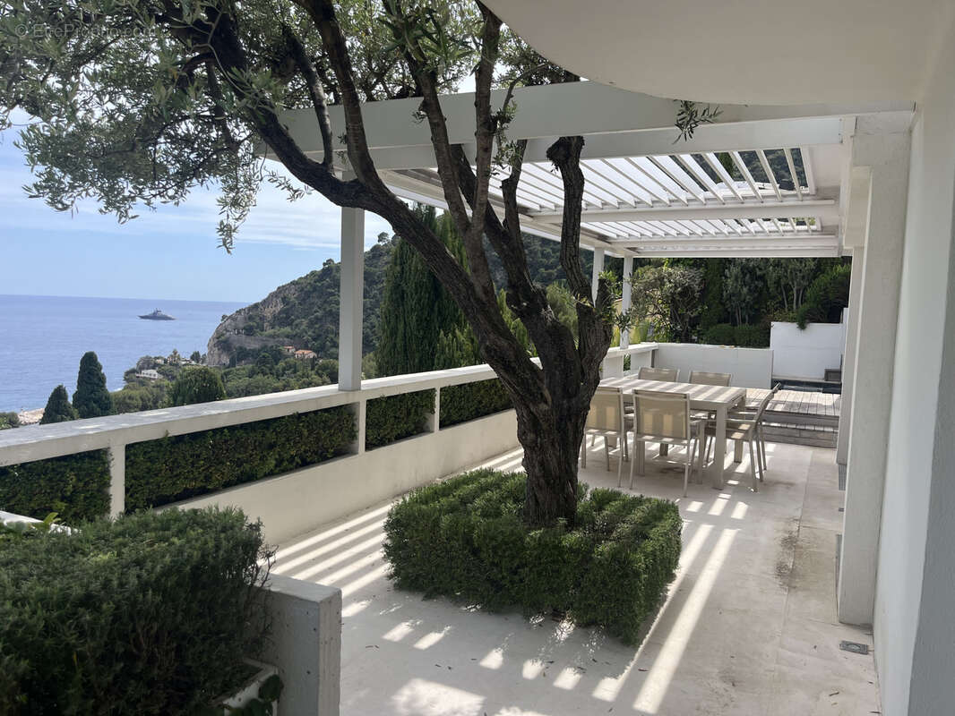 Maison à EZE