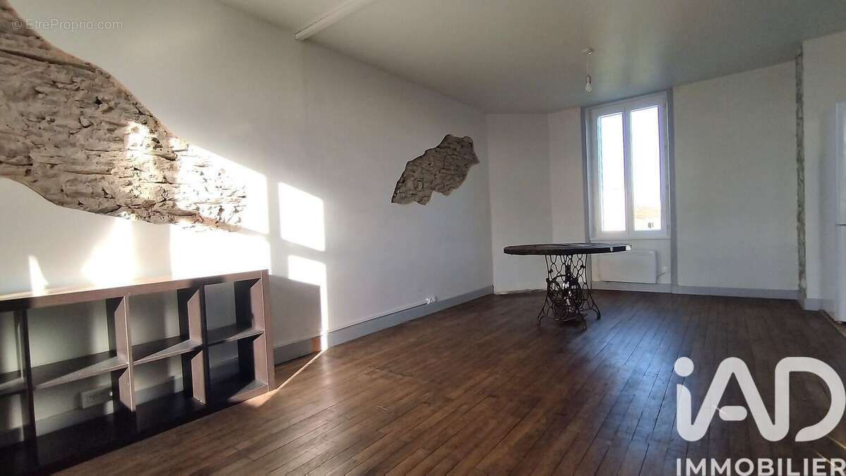 Photo 3 - Maison à SAINT-HILAIRE-DE-VOUST