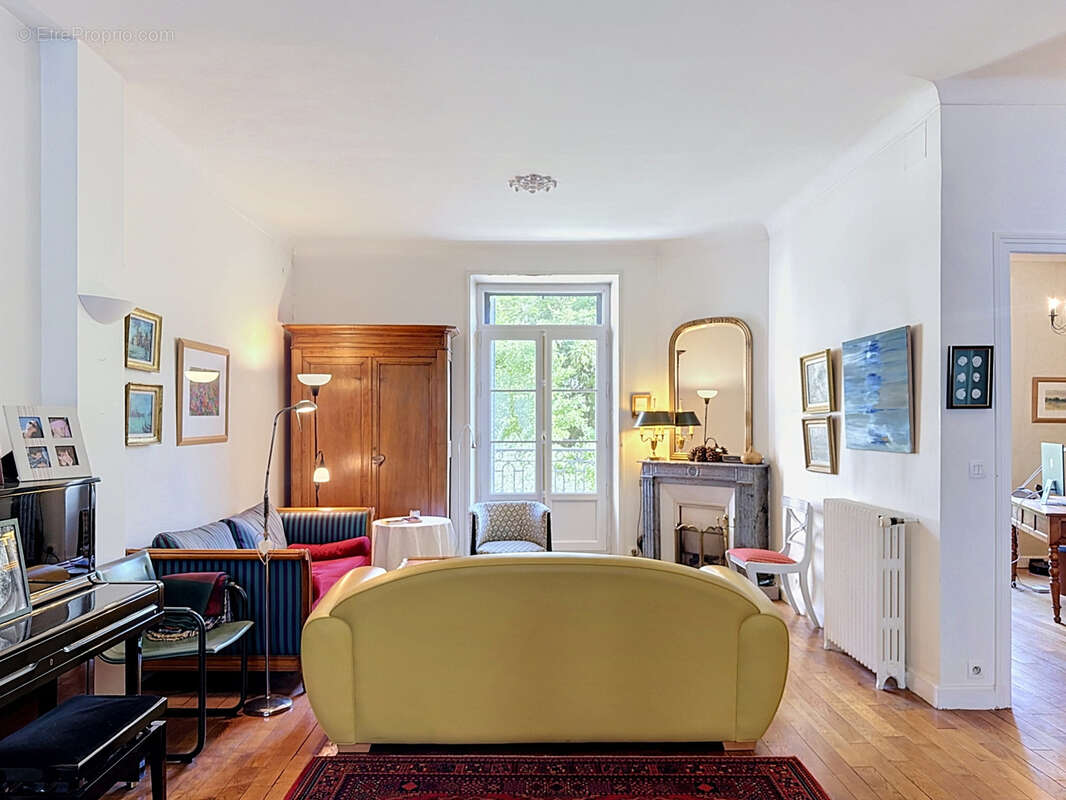 Maison à PARIS-17E