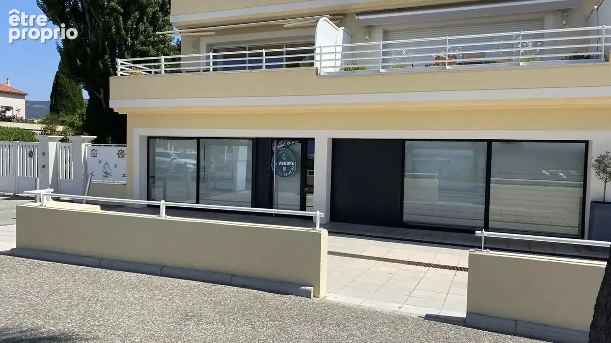 Photo Autres à Six-Fours-Les-Plages au prix de 1 140 000€