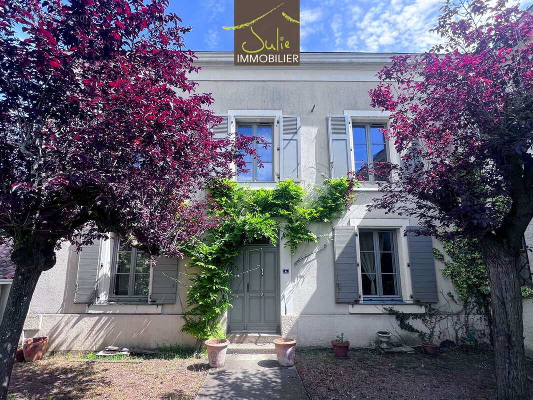 Maison à ARGENTON-CHATEAU