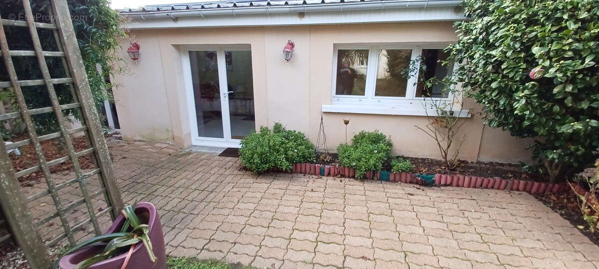 Maison à LE RELECQ-KERHUON