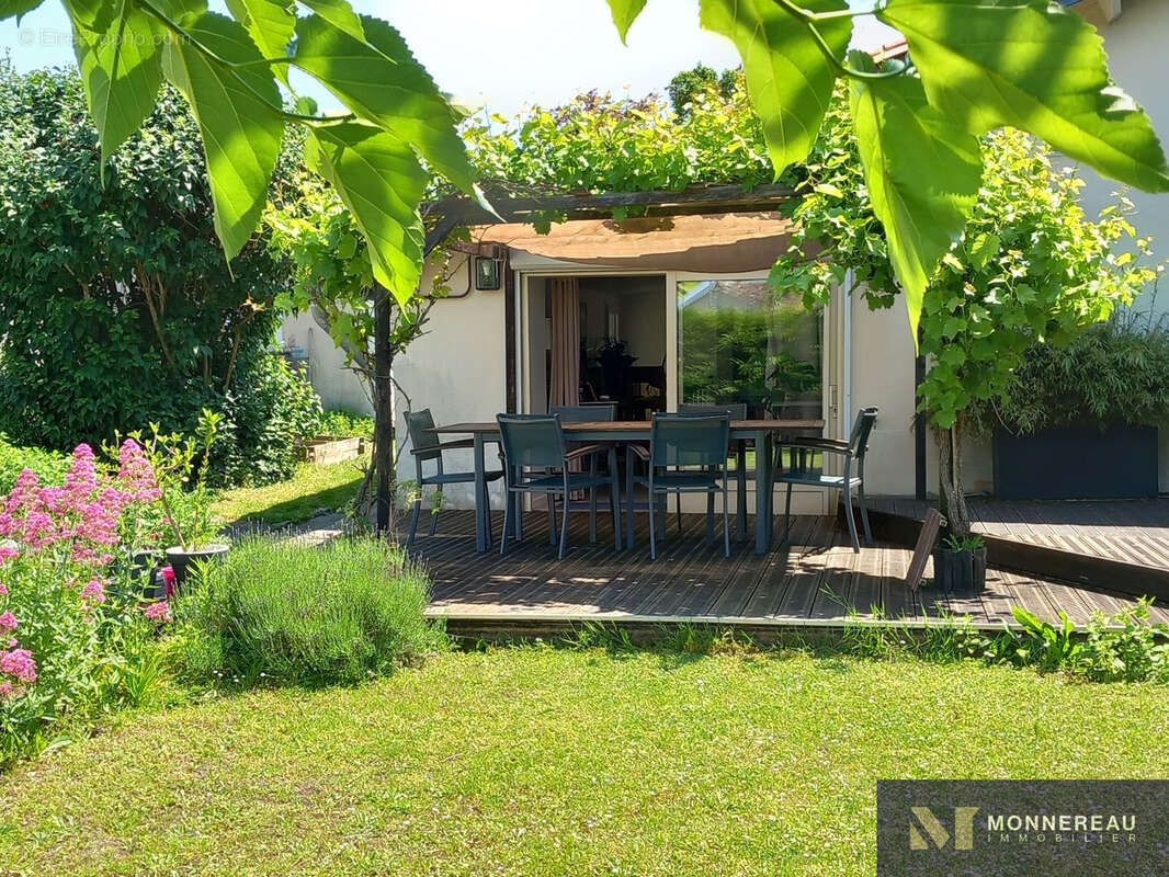 Maison à BARBEZIEUX-SAINT-HILAIRE
