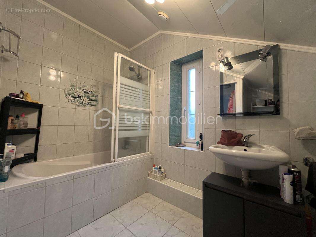 Maison  - 73 m² - 5 pièces - photo 12