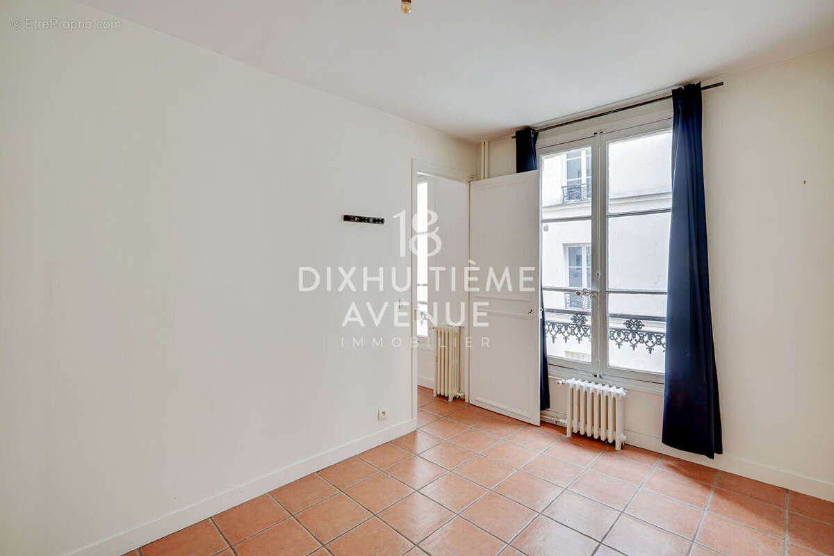 Appartement à PARIS-18E