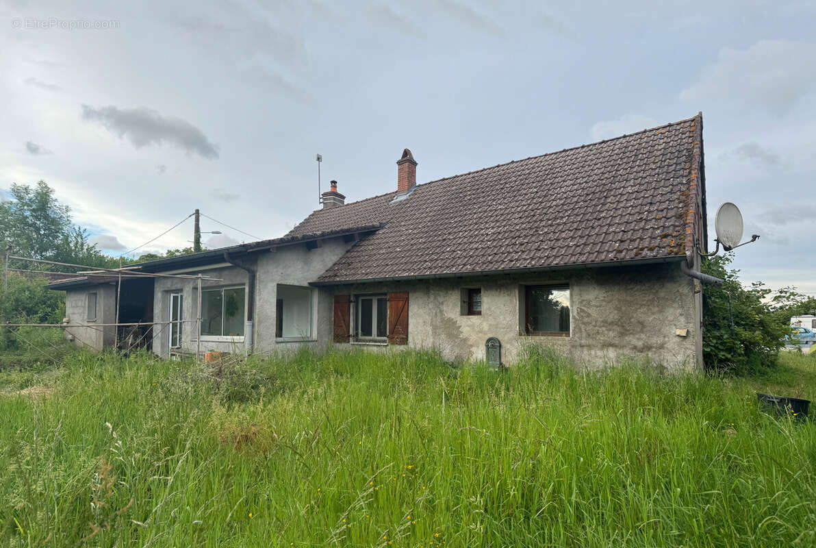 Maison à CHARETTE-VARENNES