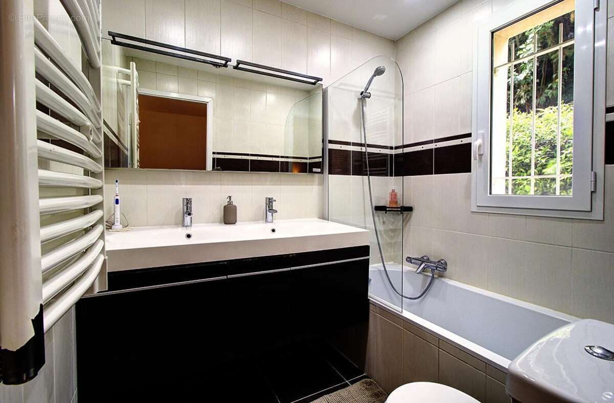 Appartement à MOUGINS
