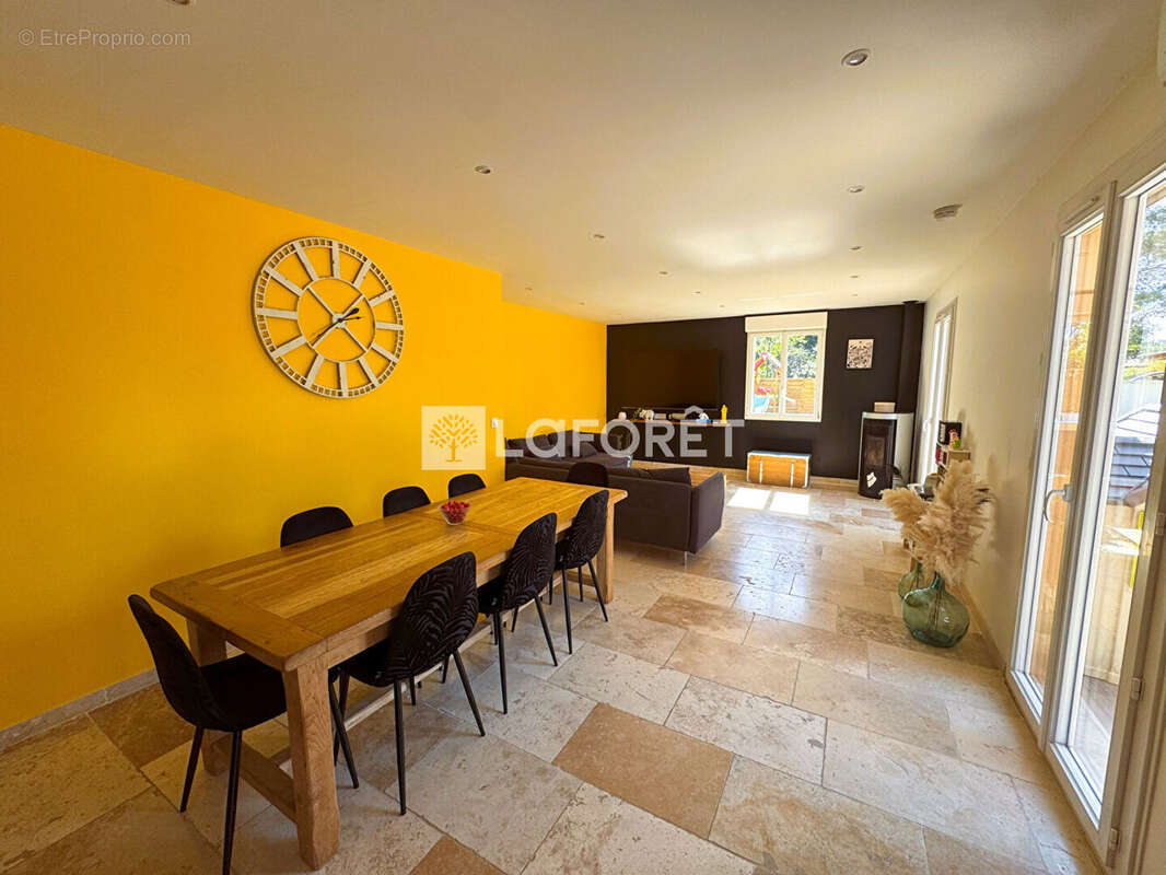 Maison à SAINT-MAXIMIN-LA-SAINTE-BAUME