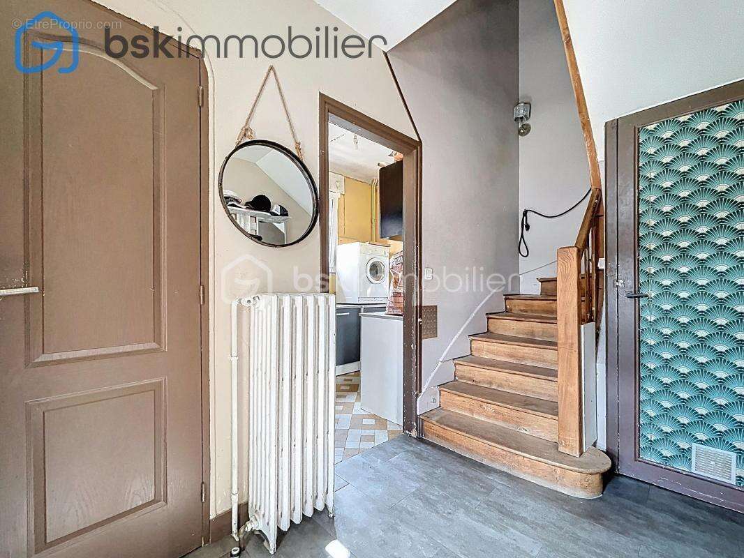 Maison à SAINT-ETIENNE-DU-ROUVRAY