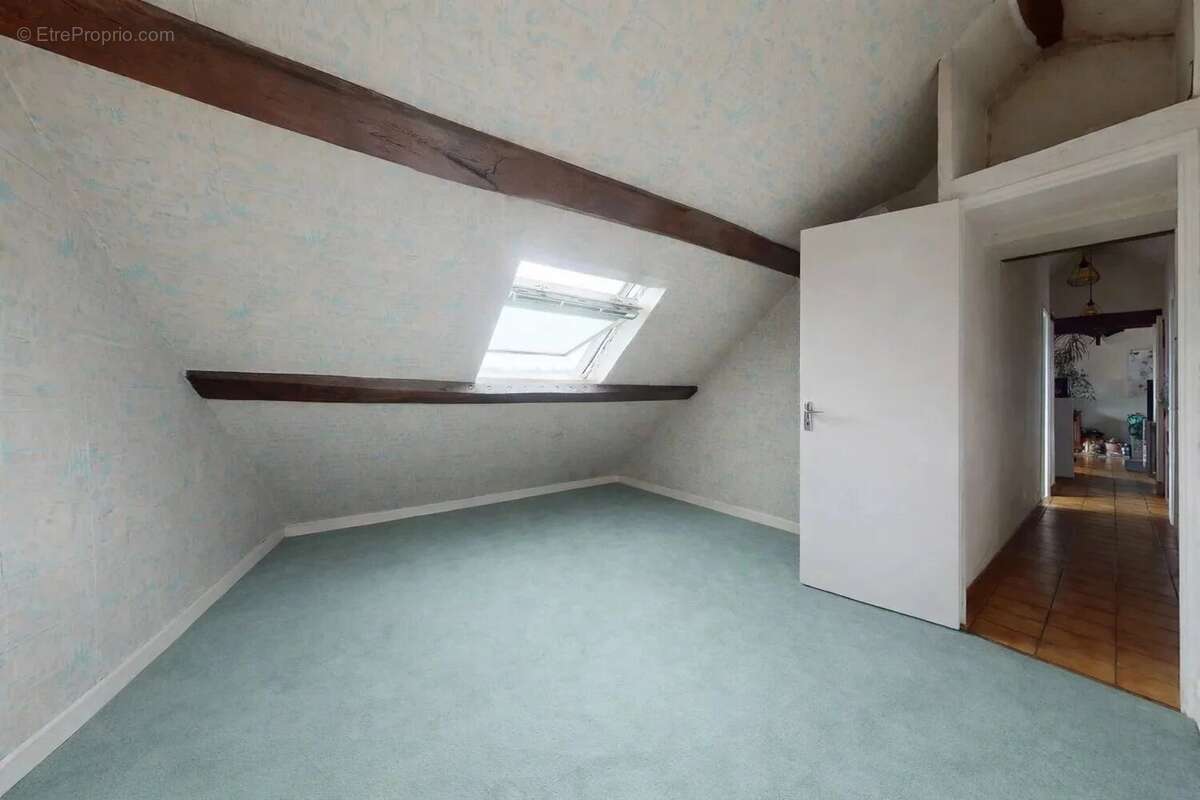 Appartement à DAMPIERRE-EN-YVELINES