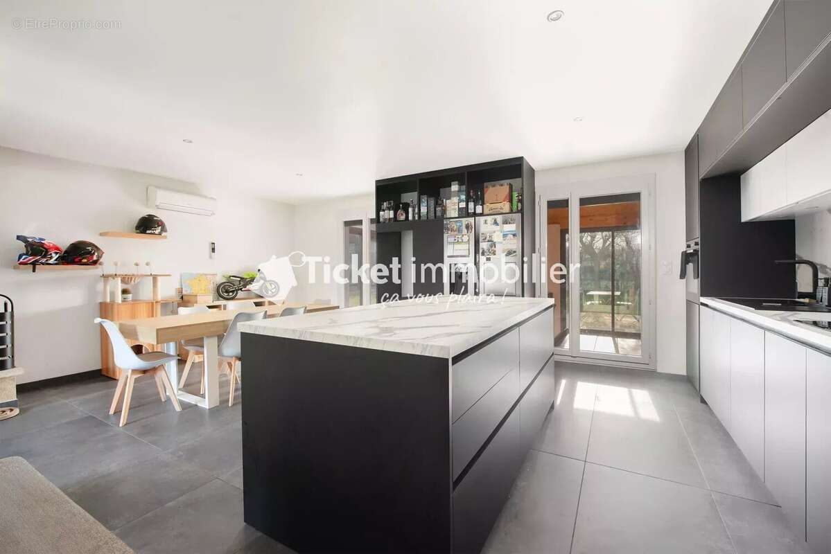 Maison à SAINT-JORY