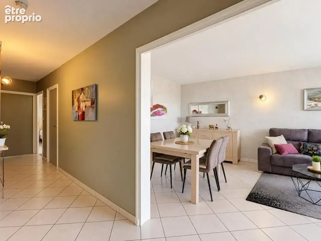 Villefranche - T4 -  85 m² avec balcon, séchoir, cave et parking - photo 4