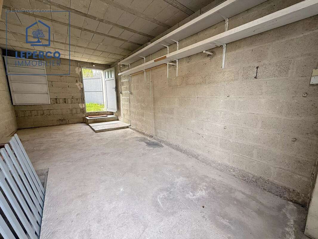 Appartement à PEROY-LES-GOMBRIES