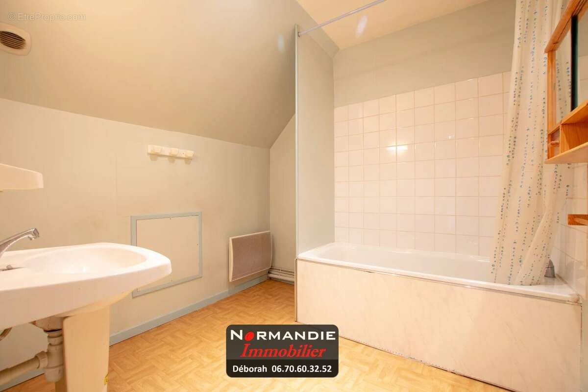 Maison à LE MESNIL-SOUS-JUMIEGES