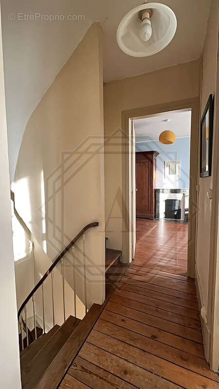 Maison à VILLENEUVE-LES-SABLONS