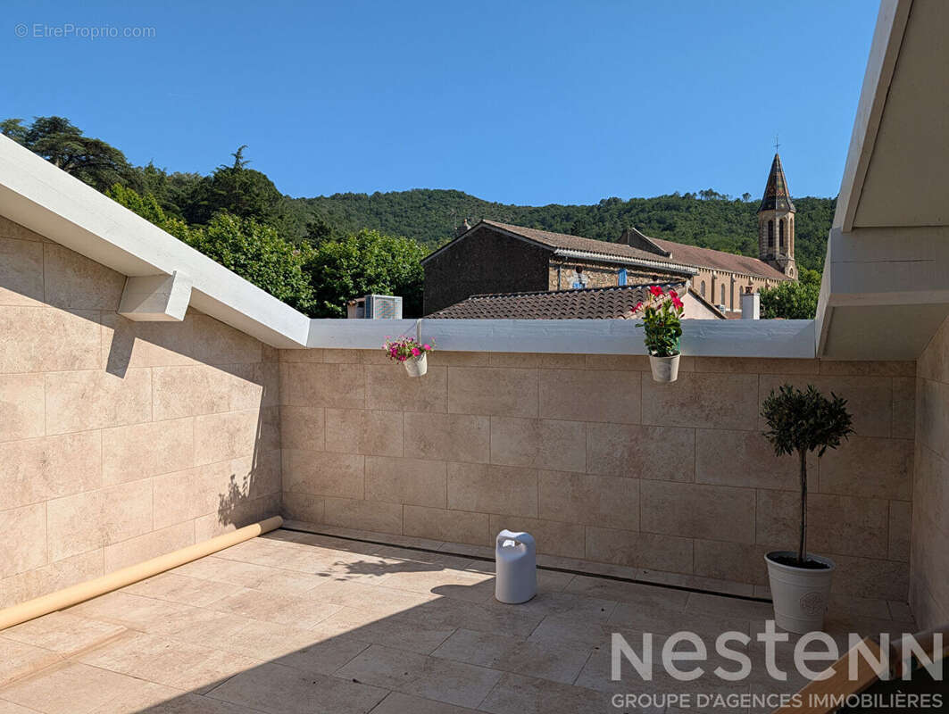 Exclusivité NESTENN : Superbe appartement 4 pièces avec terrasse à Collobrières - photo 13