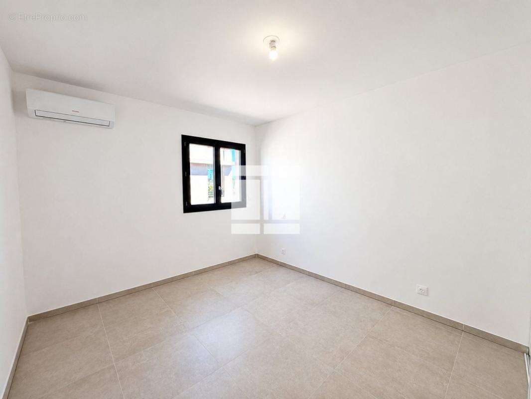 Appartement T3 récent avec terrasse et deux places de parking - photo 5