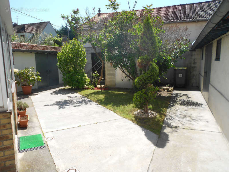 Appartement à HOUILLES