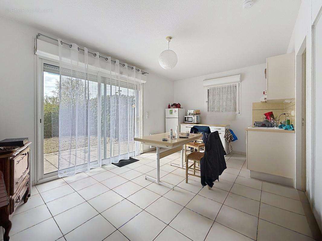 Appartement À Vendre PUILBOREAU - photo 2