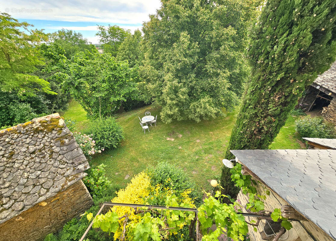 Maison à LA SALVETAT-PEYRALES