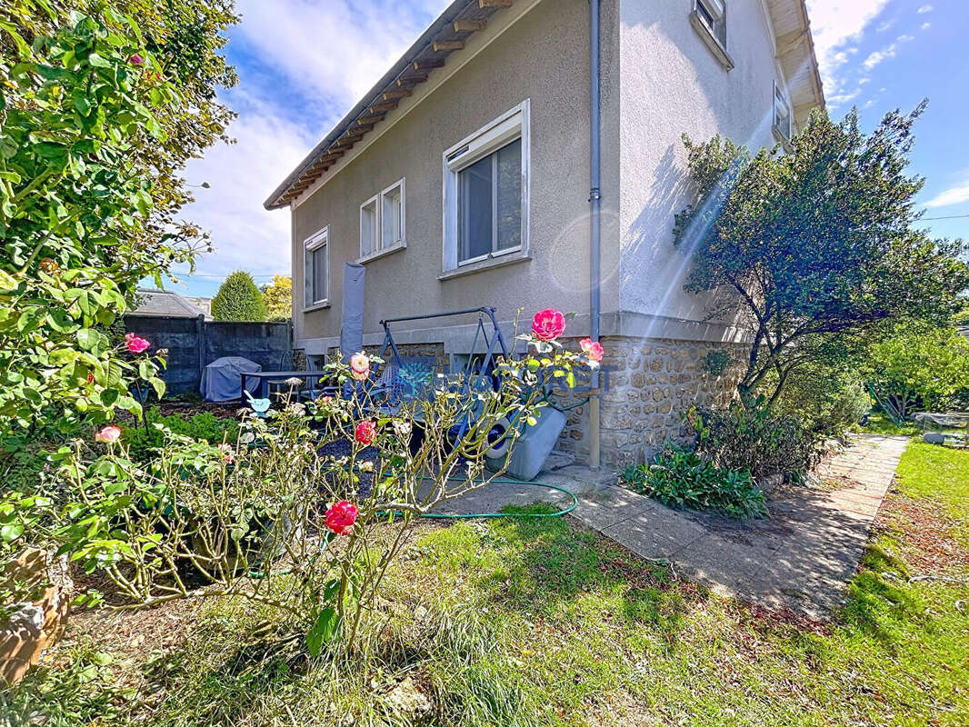 Maison à SAINTRY-SUR-SEINE