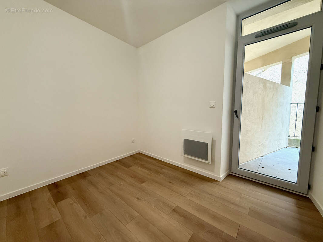 Appartement à SUZE-LA-ROUSSE