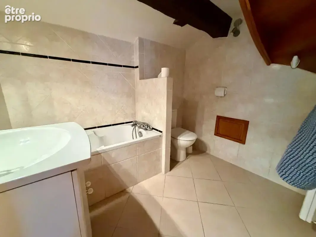 Maison en pierre au cœur de Sainte-Alvère – Idéale en résidence secondaire ou pour un investissement locatif - photo 13