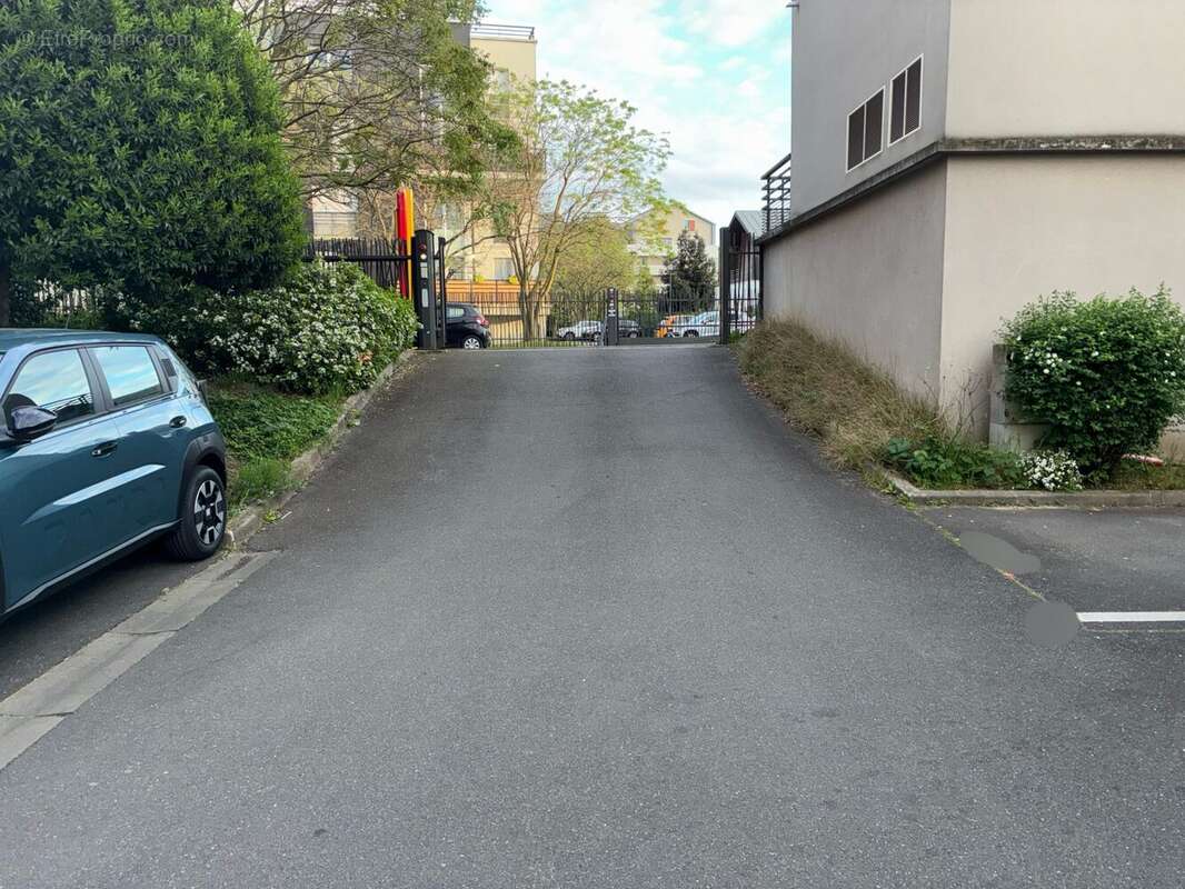 Parking à VILLENEUVE-LE-ROI