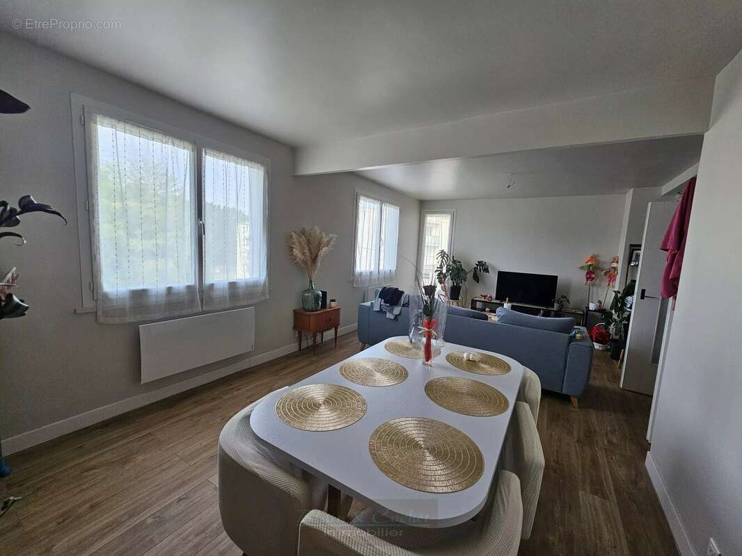 Appartement à CHALETTE-SUR-LOING